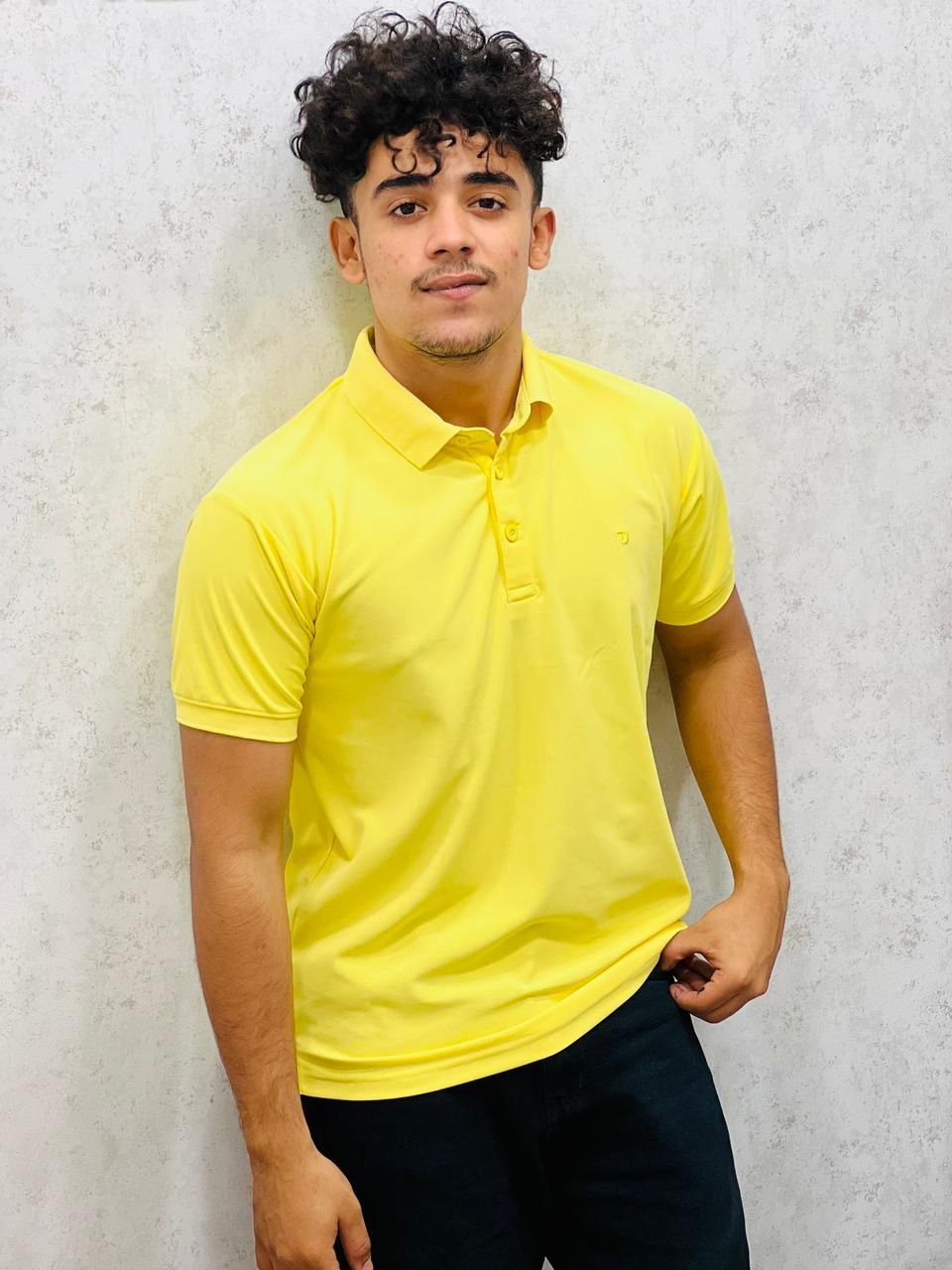 UD PREMIUM YELLOW COLLAR T-SHIRT